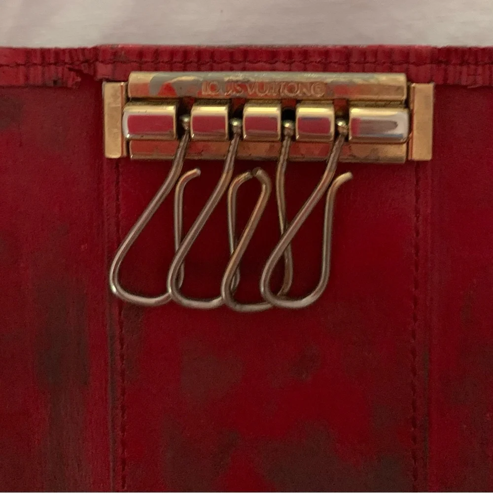 Genuine LOUIS VUITTON Red Epi 4 key ring holder 1st copy stock pic